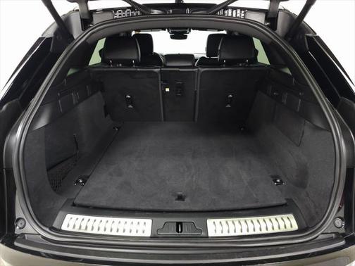 2025 Land Rover Range Rover Velar P250 SE R-Dynamic
