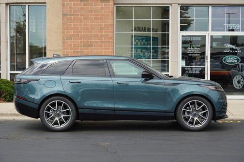 Giola Green Metallic 2026 Land Rover Range Rover Velar P250 SE R-Dynamic