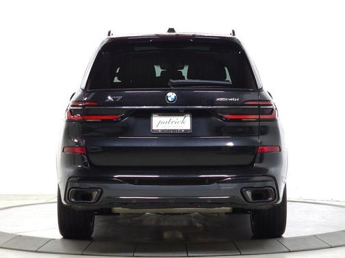 Black Sapphire Metallic 2023 BMW X7 xDrive40i