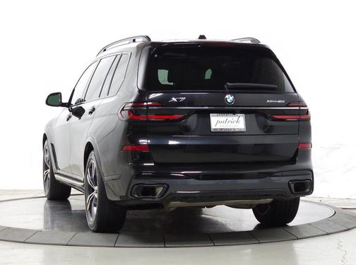 Black Sapphire Metallic 2023 BMW X7 xDrive40i