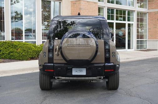 Gondwana Stone Metallic 2026 Land Rover Defender P400 X-Dynamic SE