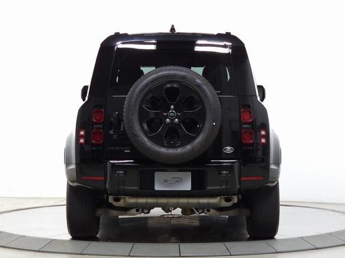 2022 Land Rover Defender 110 X-Dynamic SE