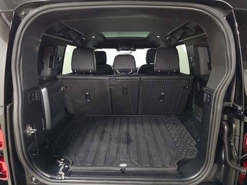 2022 Land Rover Defender 110 X-Dynamic SE
