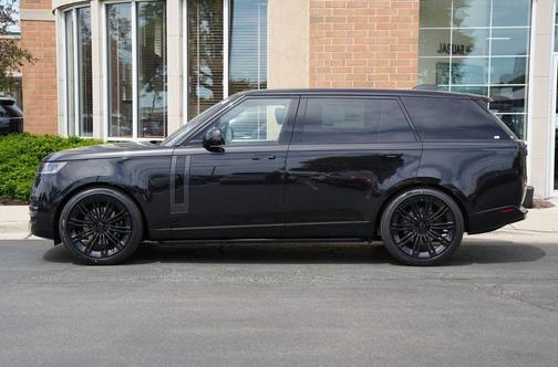 Santorini Black Metallic 2026 Land Rover Range Rover P400 SE 7 Seat