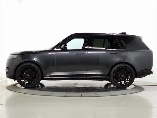 2025 Land Rover Range Rover P400 SE