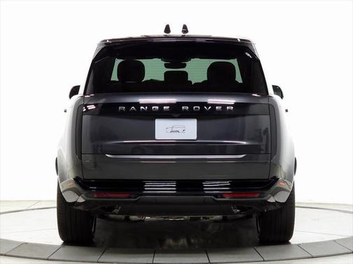 2025 Land Rover Range Rover P400 SE