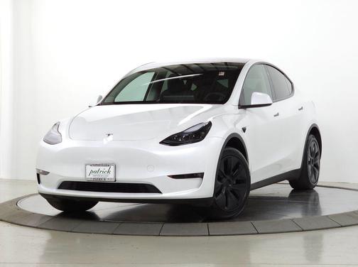 Pearl White Multi-Coat 2025 Tesla Model Y Long Range Dual Motor All-Wheel Drive