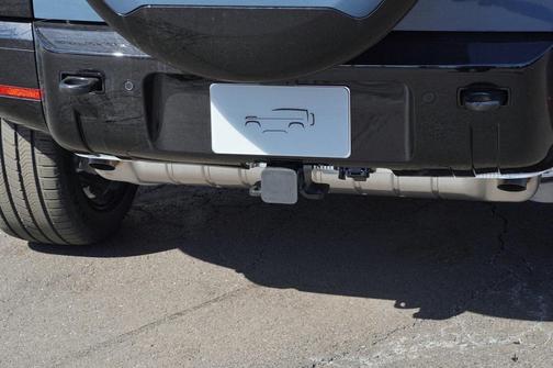 2026 Land Rover Defender P400 X-Dynamic SE