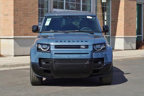 2026 Land Rover Defender P400 X-Dynamic SE