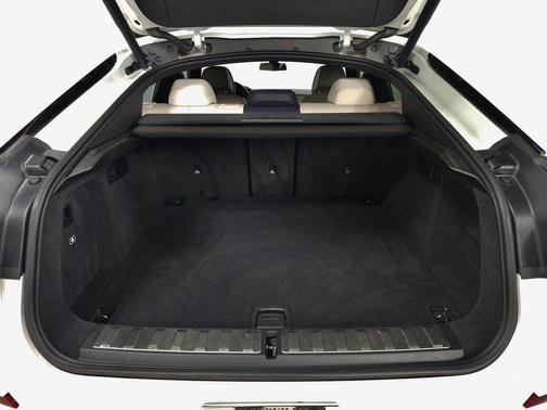 Mineral White Metallic 2023 BMW X6 xDrive40i