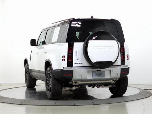 2025 Land Rover Defender 110 P300