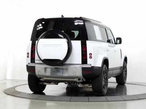 2025 Land Rover Defender 110 P300