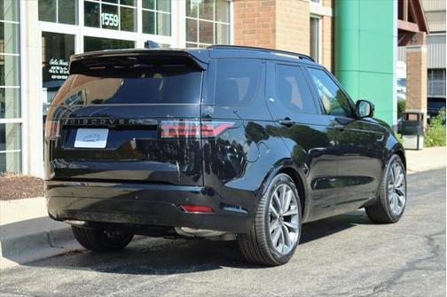 2024 Land Rover Discovery P300 Dynamic SE