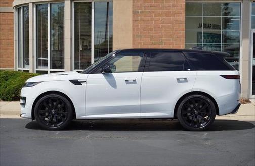2025 Land Rover Range Rover Sport SE