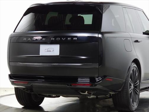2025 Land Rover Range Rover P530 SE