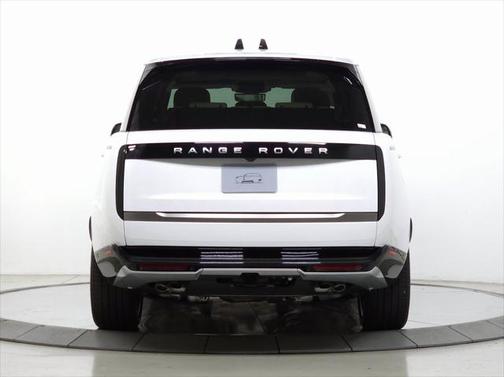 2025 Land Rover Range Rover P530 SE 7 Seat