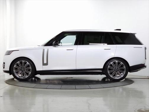 2025 Land Rover Range Rover P530 SE 7 Seat