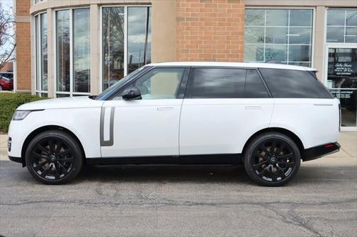2025 Land Rover Range Rover P530 SE 7 Seat