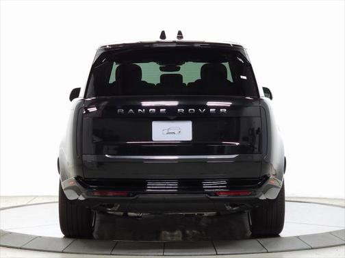 2025 Land Rover Range Rover P400 SE
