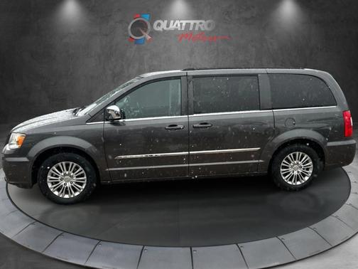 2015 Chrysler Town & Country Touring-L