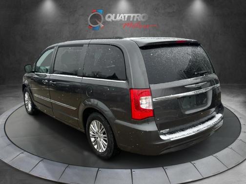 2015 Chrysler Town & Country Touring-L