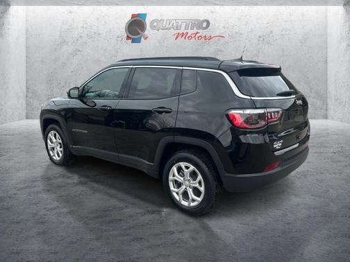 Diamond Black 2024 Jeep Compass Latitude