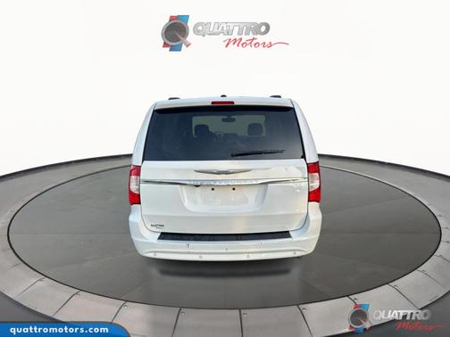 2016 Chrysler Town & Country Touring-L