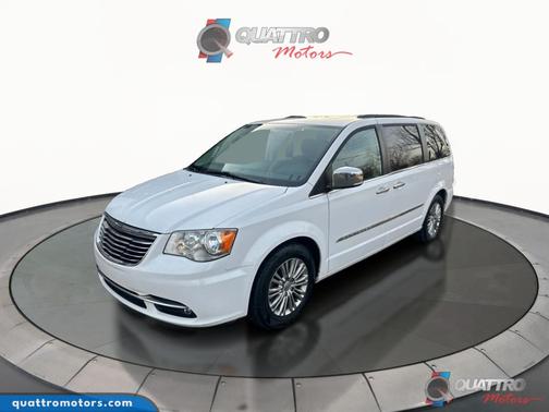 2016 Chrysler Town & Country Touring-L