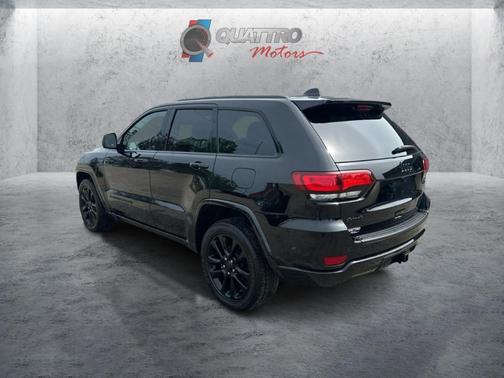 Diamond Black 2021 Jeep Grand Cherokee Laredo
