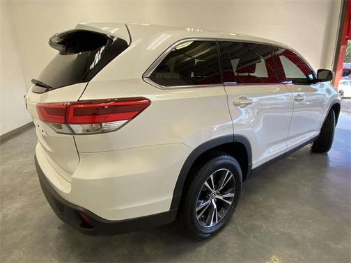 2019 Toyota Highlander LE I4