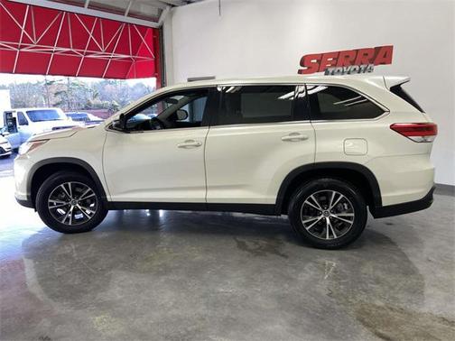 2019 Toyota Highlander LE I4