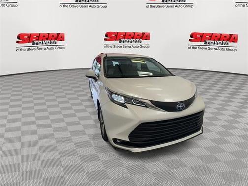 2025 Toyota Sienna XLE