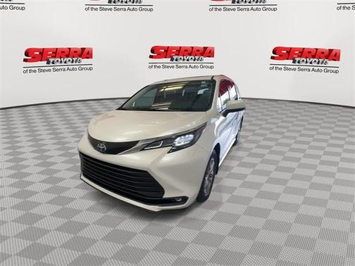 2025 Toyota Sienna XLE