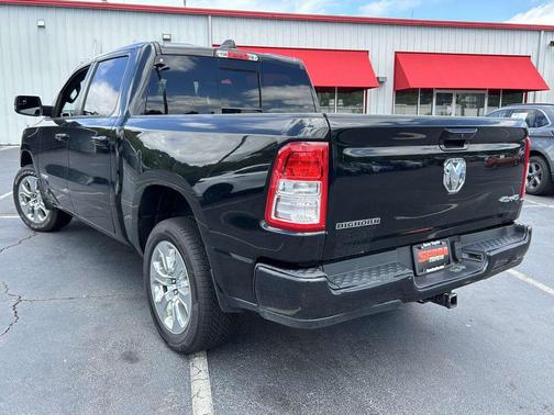 Diamond Black Crystal Pearlcoat 2023 RAM 1500 Big Horn/Lone Star