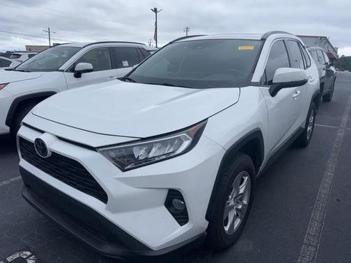 2020 Toyota RAV4 XLE