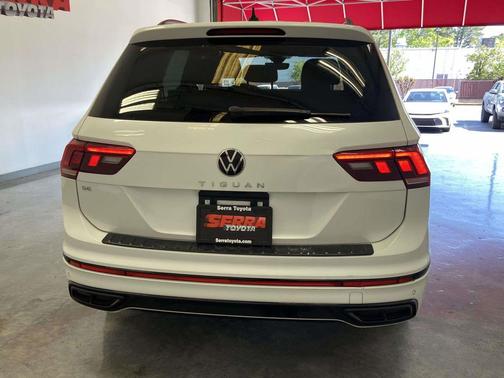 2023 Volkswagen Tiguan 2.0T SE R-Line Black