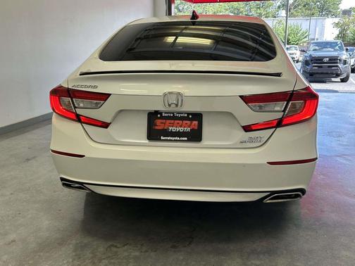 Platinum White Pearl 2022 Honda Accord Sport 2.0T