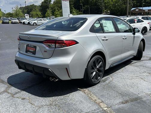 Classic Silver Metallic 2026 Toyota Corolla SE