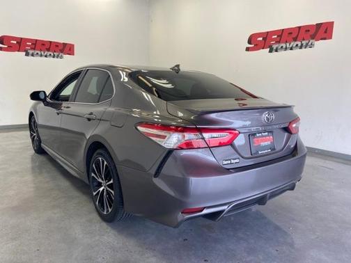 Photo 4 of 23 of 2020 Toyota Camry SE