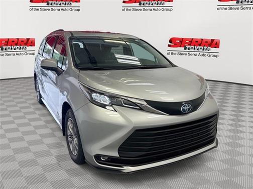 2025 Toyota Sienna XLE