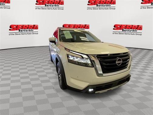 2022 Nissan Pathfinder SL 4WD