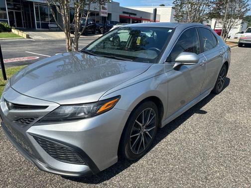 Celestial Silver Metallic 2023 Toyota Camry SE