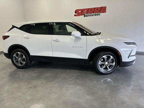 Summit White 2025 Chevrolet Blazer 2LT