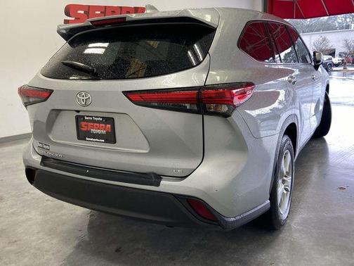 2021 Toyota Highlander LE