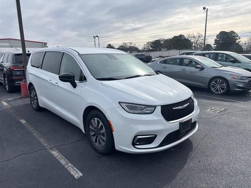 2024 Chrysler Pacifica Hybrid Select