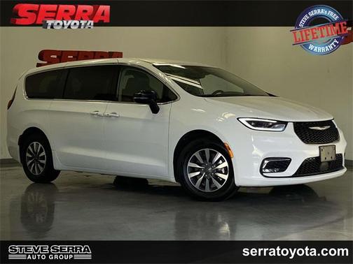 2024 Chrysler Pacifica Hybrid Select