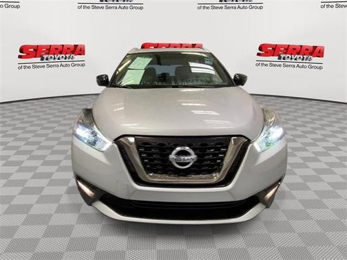 2019 Nissan Kicks SR