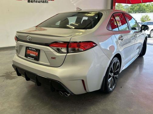 Classic Silver Metallic 2025 Toyota Corolla SE