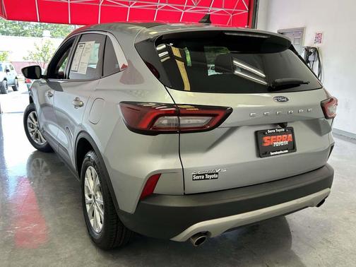 ICONIC SILVER METALLIC 2024 Ford Escape Active