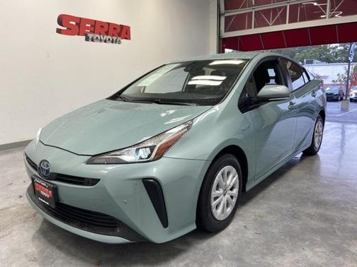 2019 Toyota Prius LE